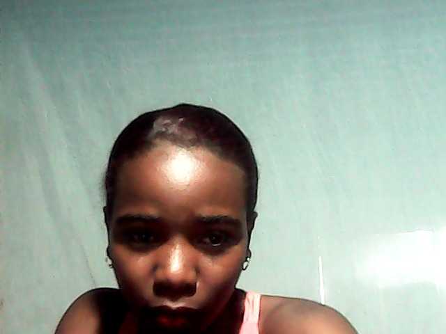 LandiQueen12 live cam on BongaCams