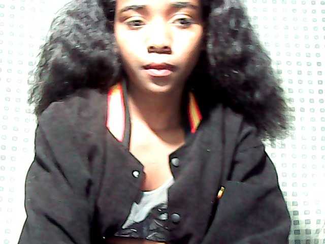 LandiQueen12 live cam on BongaCams