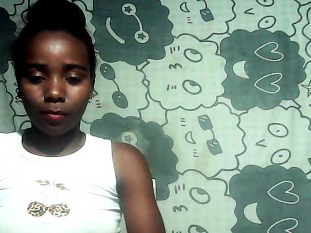 LandiQueen12 live cam on BongaCams