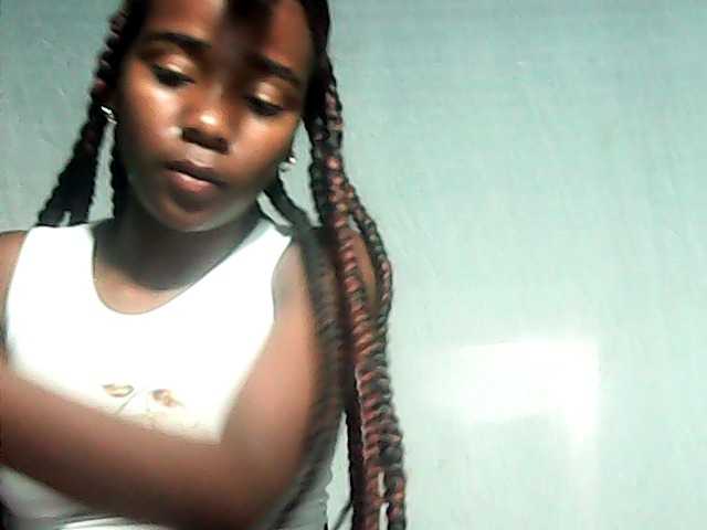 LandiQueen12 live cam on BongaCams