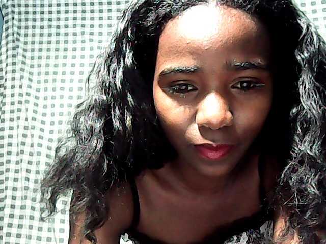 LandiQueen12 live cam on BongaCams