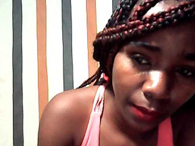 LandiQueen12 live cam preview