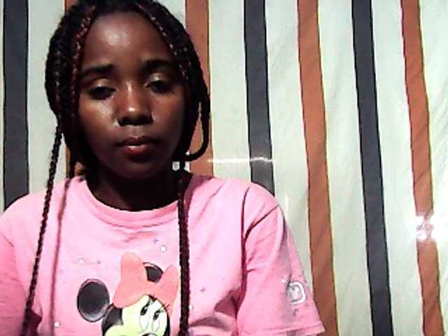 LandiQueen12 live cam preview