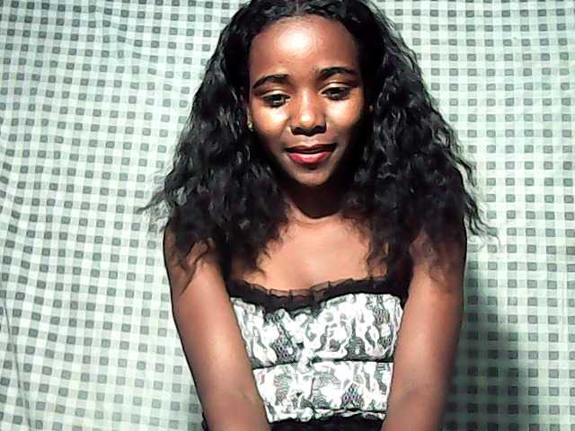 LandiQueen12 live cam on BongaCams