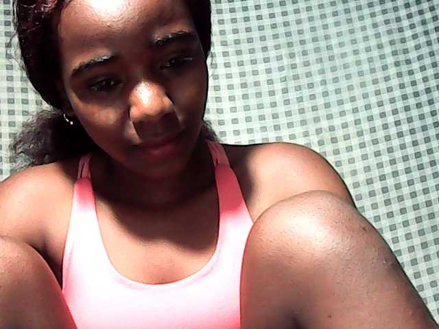 LandiQueen12 live cam on BongaCams