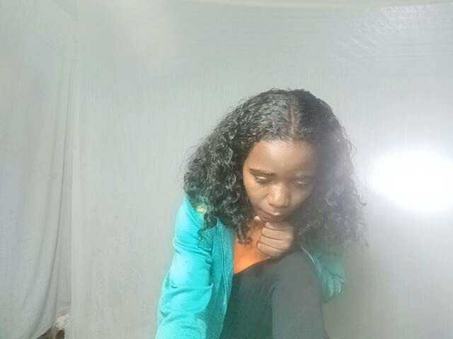LandiQueen12 live cam on BongaCams