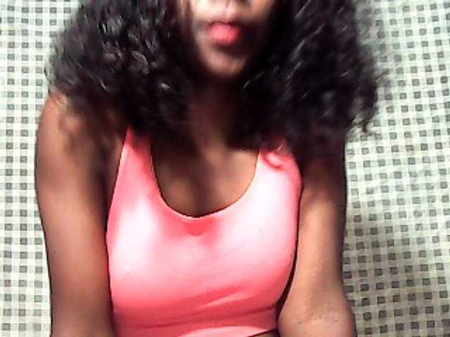 LandiQueen12 live cam on BongaCams