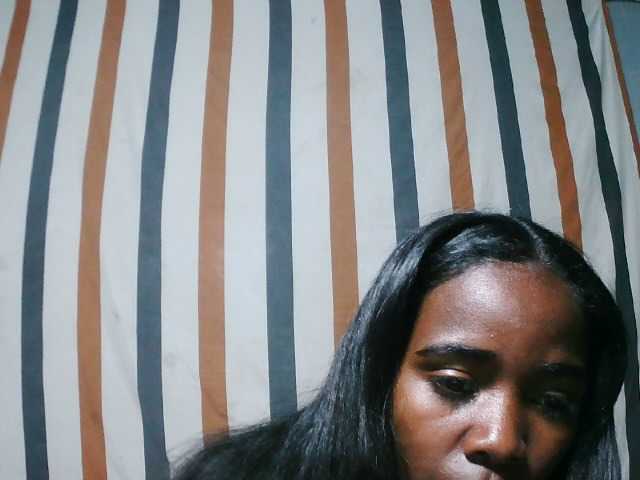 LandiQueen12 live cam on BongaCams