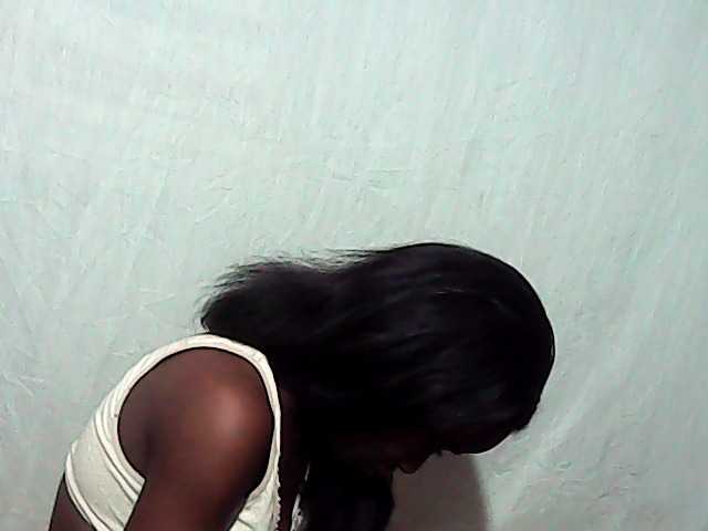 LandiQueen12 live cam on BongaCams