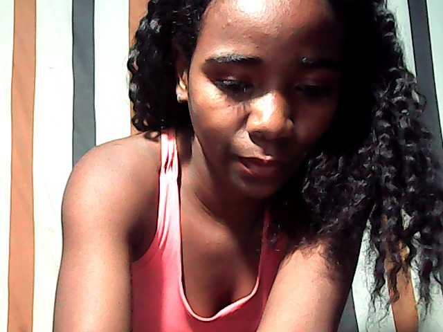 LandiQueen12 live cam on BongaCams