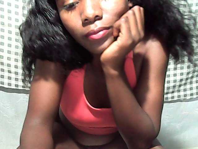 LandiQueen12 live cam on BongaCams