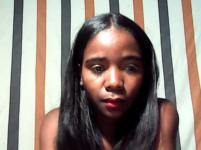 LandiQueen12 live cam on BongaCams