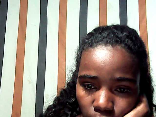 LandiQueen12 live cam on BongaCams