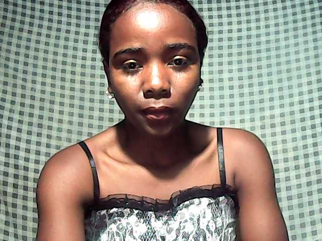 LandiQueen12 live cam on BongaCams
