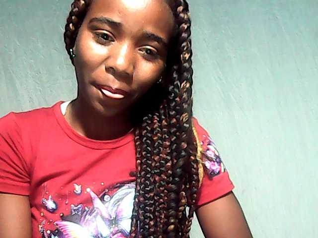 LandiQueen12 live cam on BongaCams