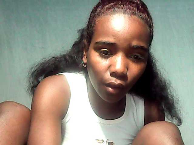 LandiQueen12 live cam on BongaCams