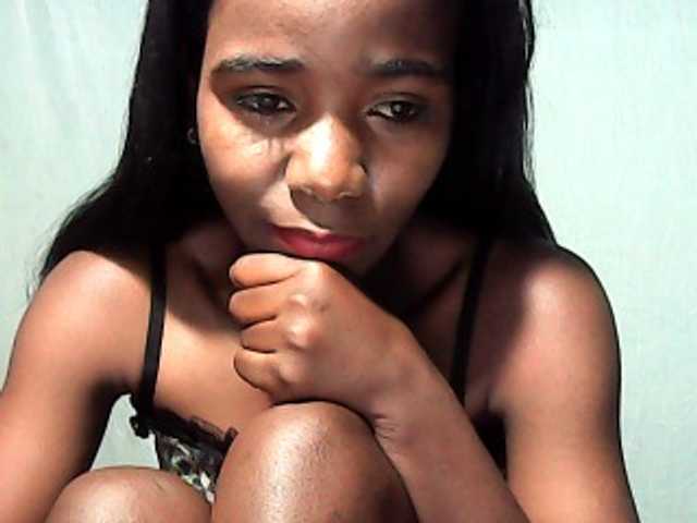 LandiQueen12 live cam on BongaCams