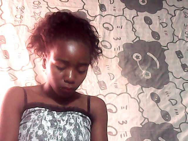 LandiQueen12 live cam on BongaCams