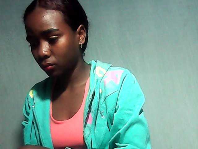 LandiQueen12 live cam on BongaCams