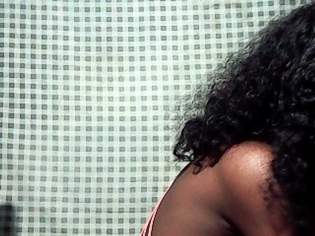 LandiQueen12 live cam on BongaCams