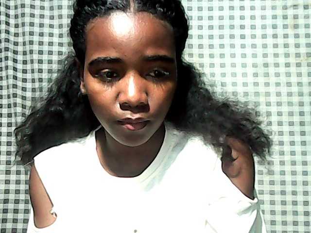 LandiQueen12 live cam on BongaCams