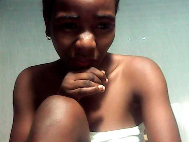 LandiQueen12 live cam on BongaCams