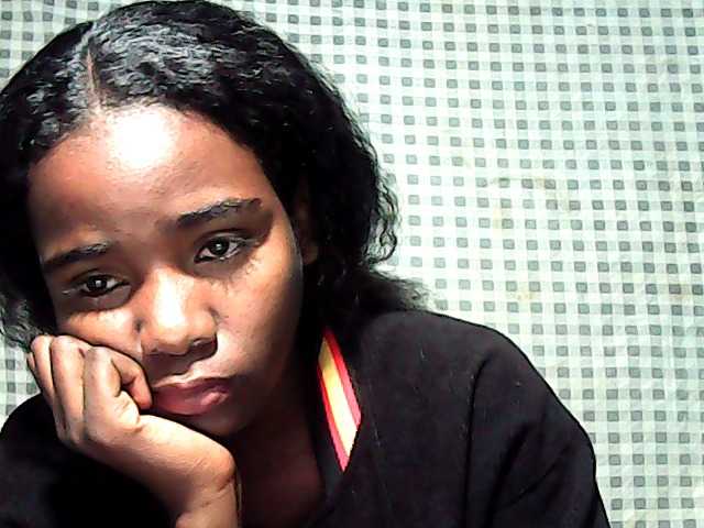 LandiQueen12 live cam on BongaCams