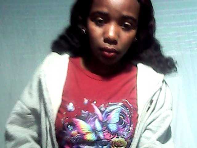 LandiQueen12 live cam preview