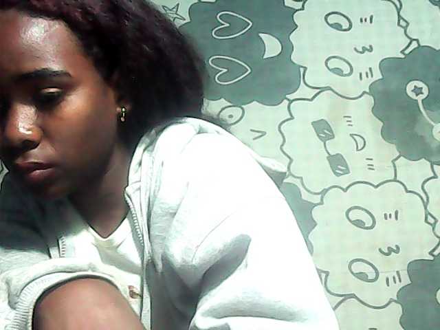 LandiQueen12 live cam on BongaCams