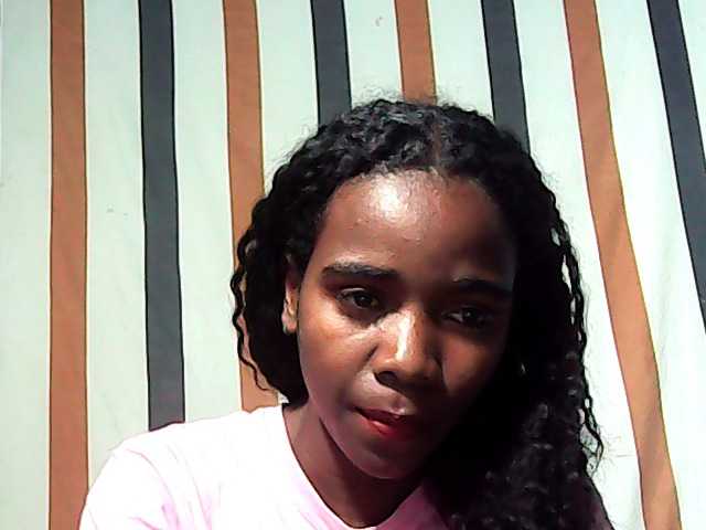 LandiQueen12 live cam preview