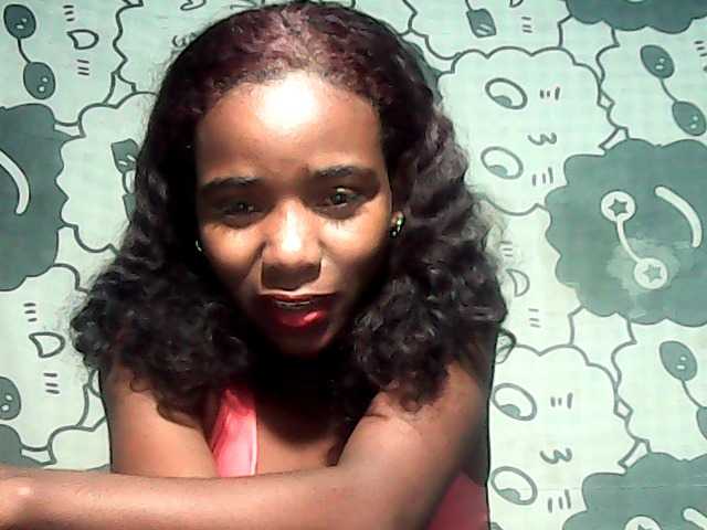 LandiQueen12 live cam on BongaCams