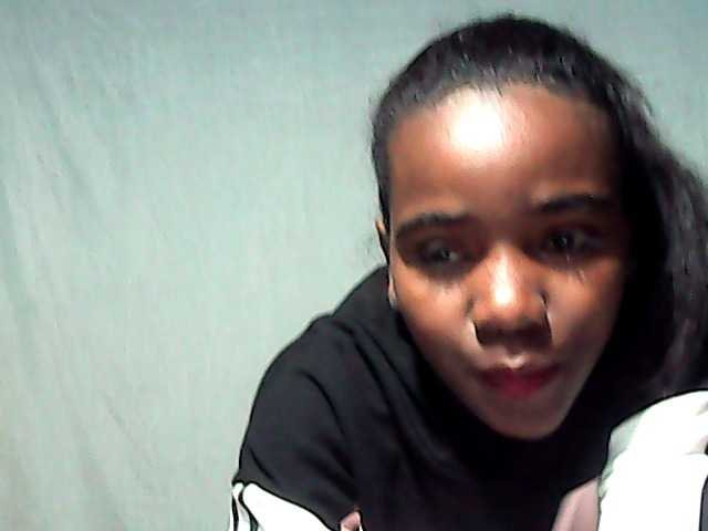 LandiQueen12 — live female cam