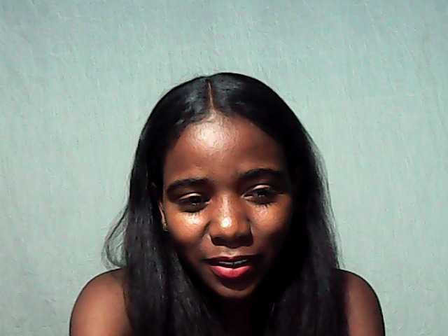LandiQueen12 live cam on BongaCams