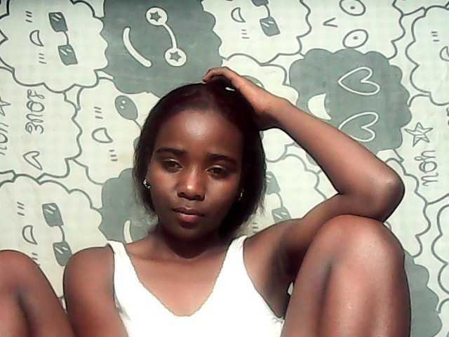 LandiQueen12 live cam on BongaCams