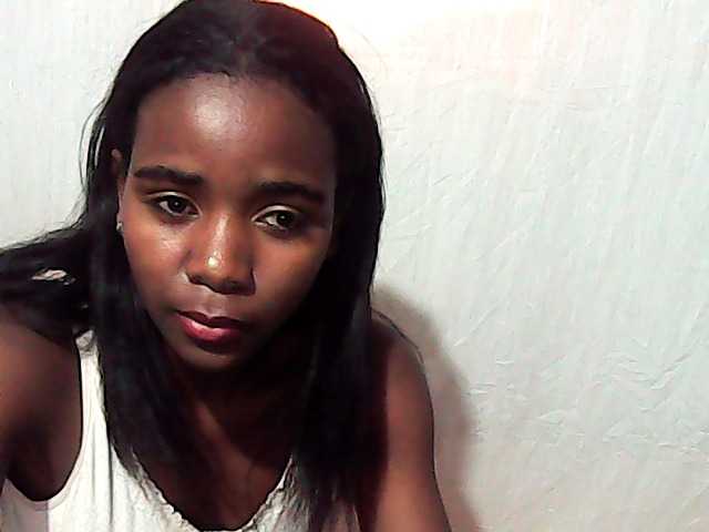 LandiQueen12 live cam on BongaCams