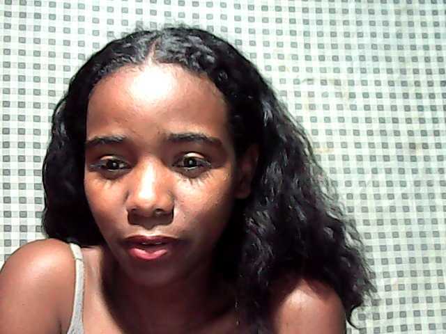 LandiQueen12 live cam on BongaCams