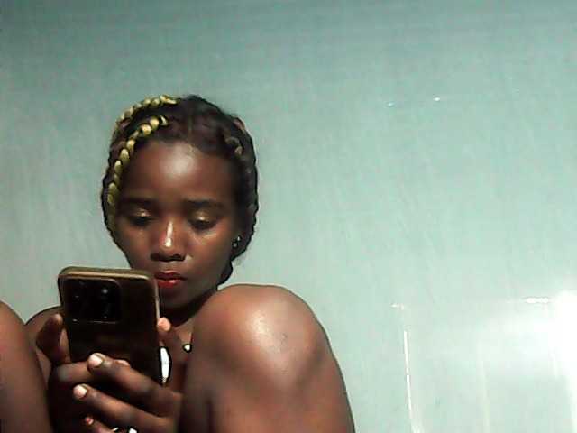 LandiQueen12