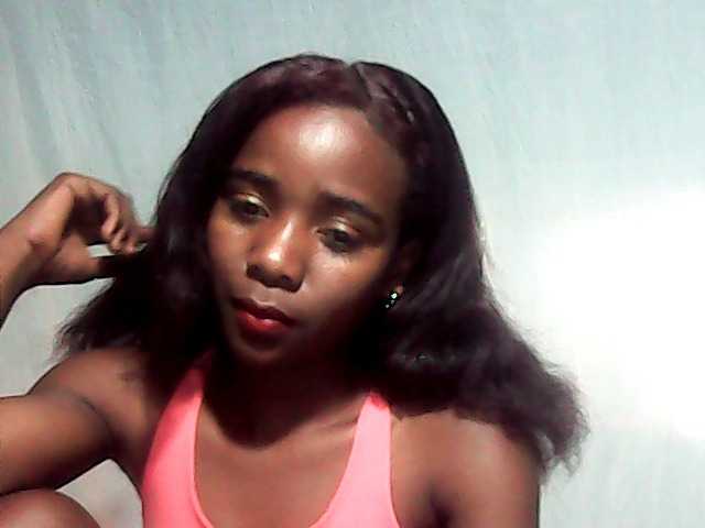 LandiQueen12 live cam on BongaCams