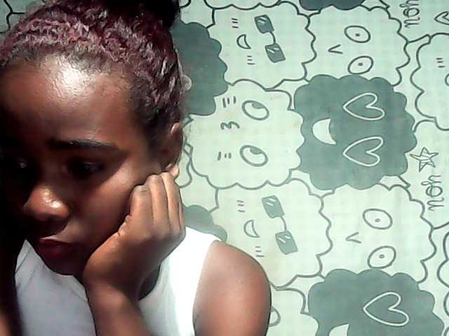 LandiQueen12 live cam on BongaCams