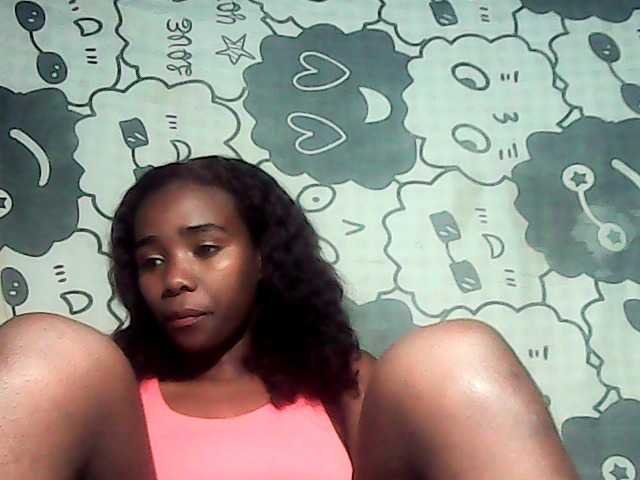 LandiQueen12 live cam on BongaCams