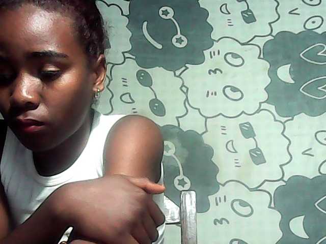 LandiQueen12 live cam on BongaCams