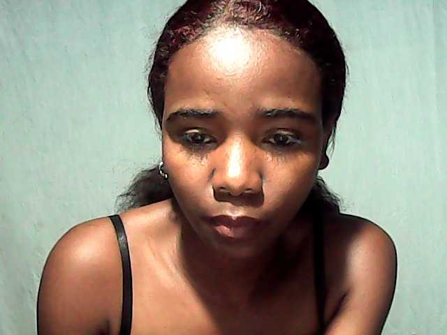 LandiQueen12 live cam on BongaCams