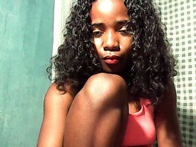 LandiQueen12 live cam on BongaCams