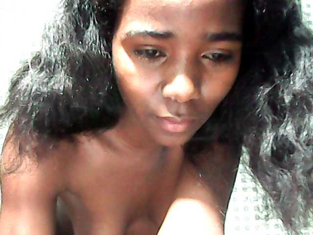 LandiQueen12 live cam on BongaCams