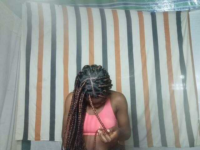 LandiQueen12