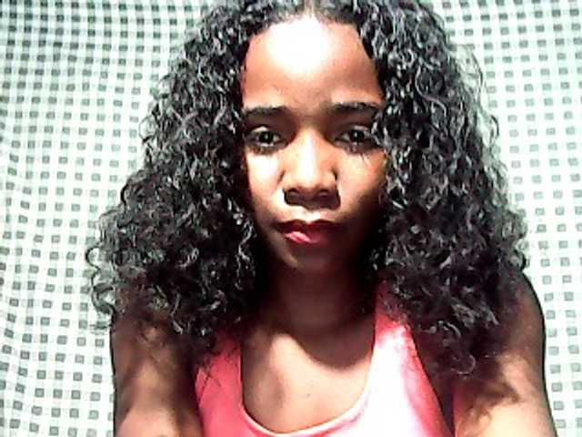 LandiQueen12 live cam on BongaCams