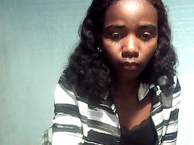 LandiQueen12 live cam on BongaCams