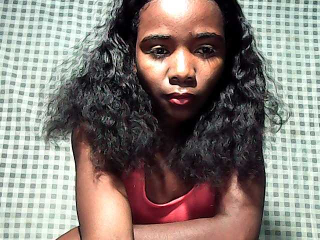 LandiQueen12 live cam on BongaCams