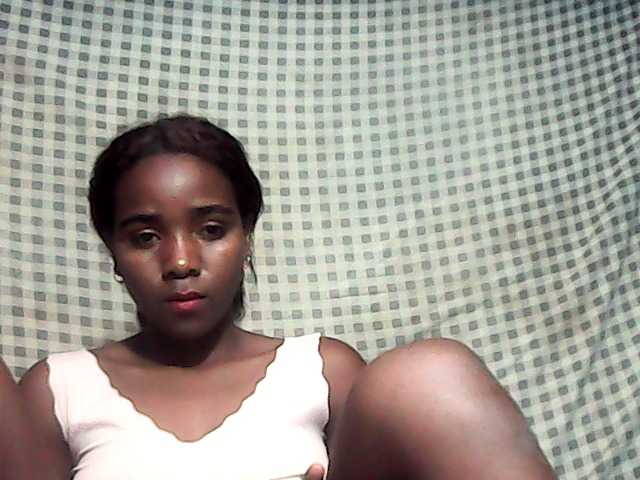 LandiQueen12 live cam on BongaCams