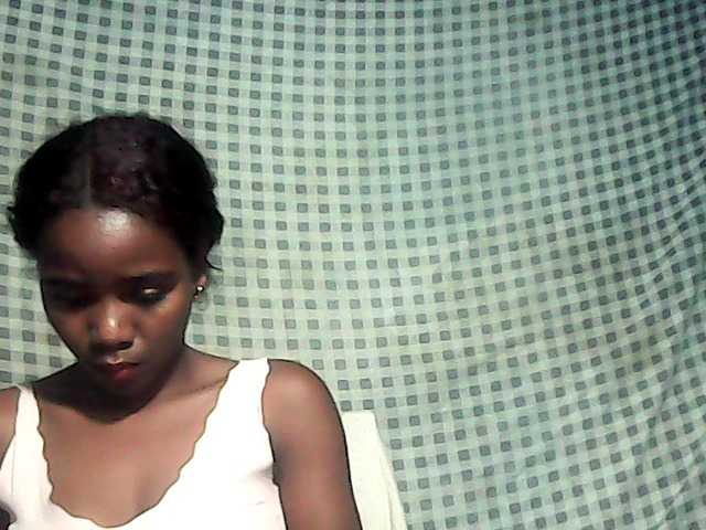 LandiQueen12 live cam on BongaCams